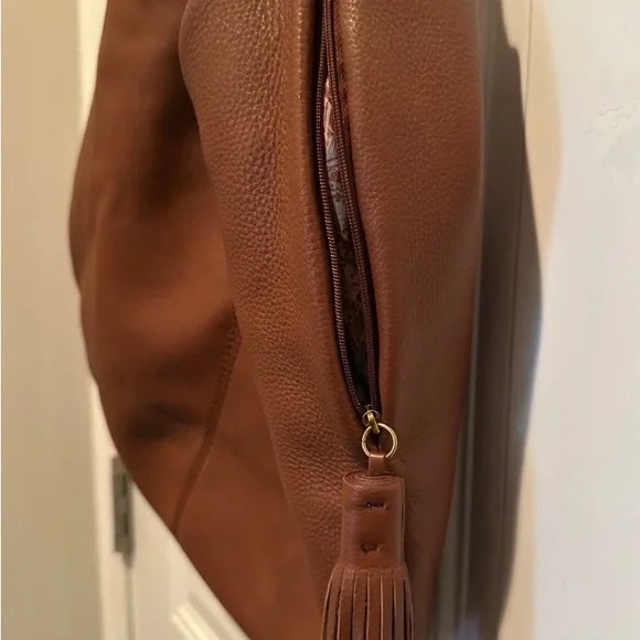 HOBO Gardner Saddle Tan Leather with Tassel - Picture 3 of 8